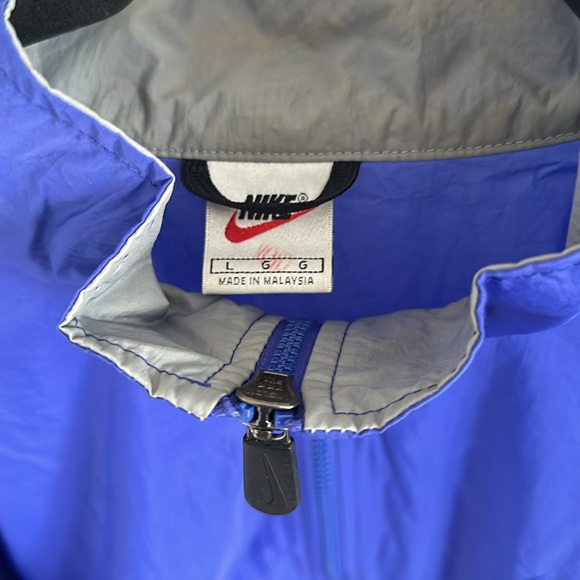 Vintage Blue Nike Windbreaker - Picture 2 of 7
